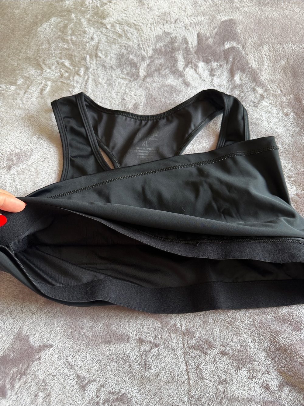 L'URV Black Racerback Performance Crop Tank - Picture 3 of 4